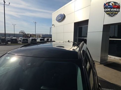 Used 2024 Ford Explorer XLT w/ Equipment Group 202A AWD/4WD image 9
