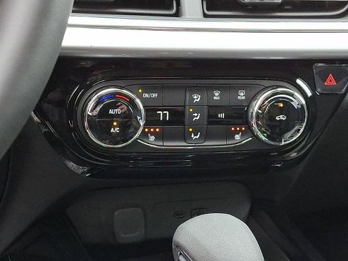 New 2026 Chevrolet Trax LT w/ Driver Confidence Package image 8