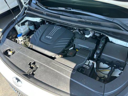 Used 2017 Kia Sedona L FWD image 28