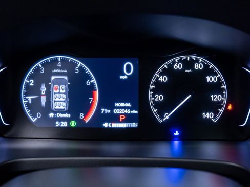 Certified 2025 Honda Pilot Touring image 24