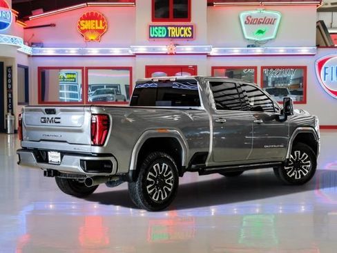 Used 2025 GMC Sierra 2500 Denali Ultimate AWD/4WD image 3