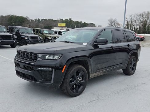 New 2026 Jeep Grand Cherokee L Limited w/ Limited Altitude Package RWD image 3