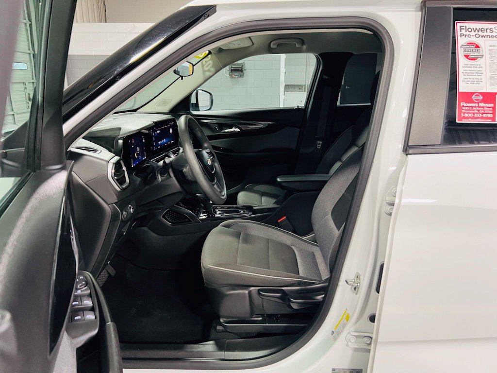 Used 2025 Chevrolet TrailBlazer LT FWD image 20