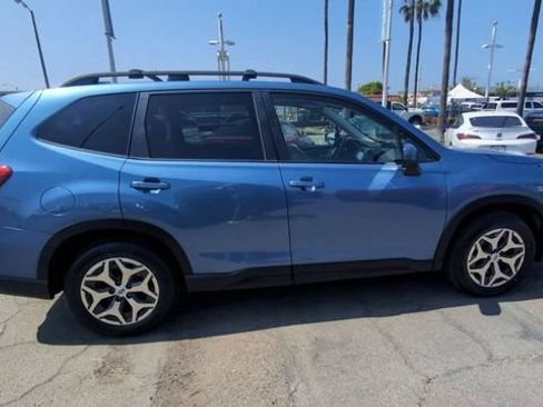Used 2020 Subaru Forester Premium AWD/4WD image 9