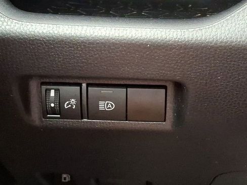 Used 2024 Toyota RAV4 LE AWD/4WD image 32