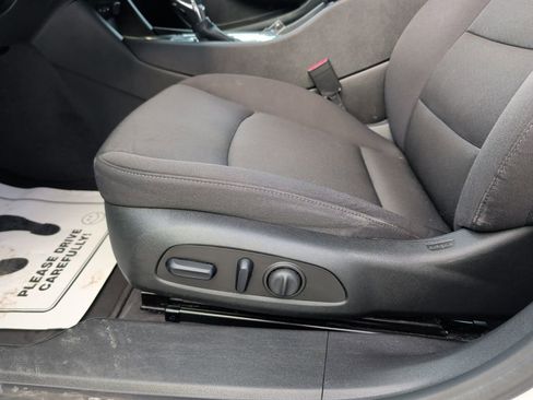 Used 2023 Chevrolet Malibu LT image 9