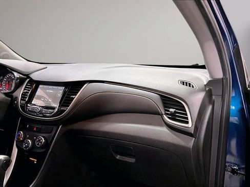 Used 2019 Chevrolet Trax LT w/ Driver Confidence Package image 26