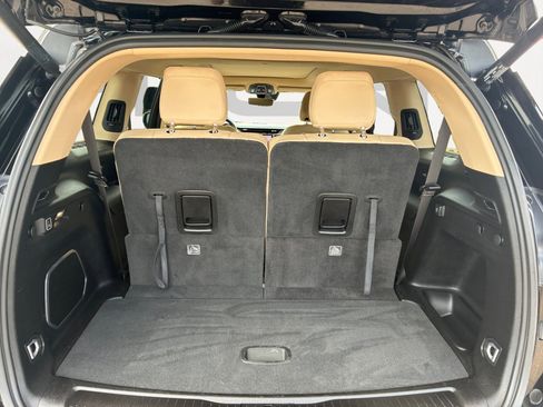 Used 2022 Jeep Grand Cherokee L Limited w/ Luxury Tech Group II image 12