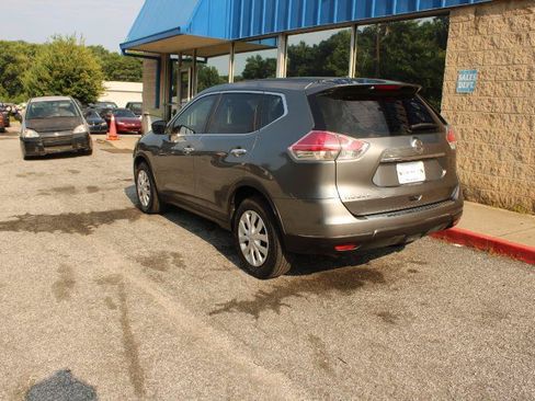 Used 2015 Nissan Rogue S FWD image 4