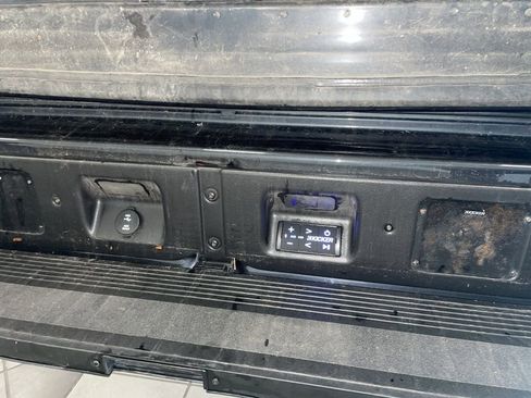 Used 2020 GMC Sierra 2500 Denali w/ Denali Ultimate Package image 18