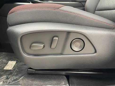 New 2027 Chevrolet Equinox RS w/ Convenience Package III AWD/4WD image 9