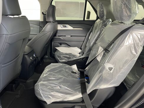 New 2026 Ford Explorer Active w/ Active Comfort Package AWD/4WD image 9