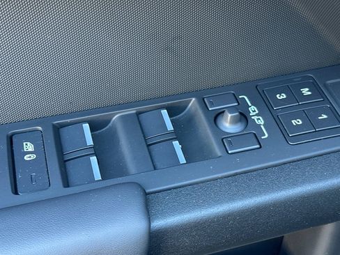 Used 2024 Land Rover Defender 130 Outbound image 15