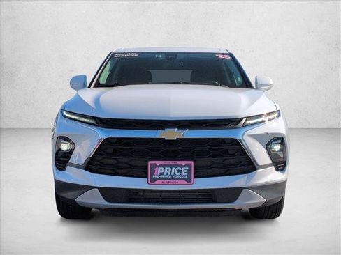 Used 2025 Chevrolet Blazer LT AWD/4WD image 2