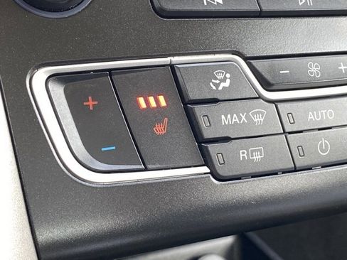 Used 2019 Ford Fusion SEL image 18