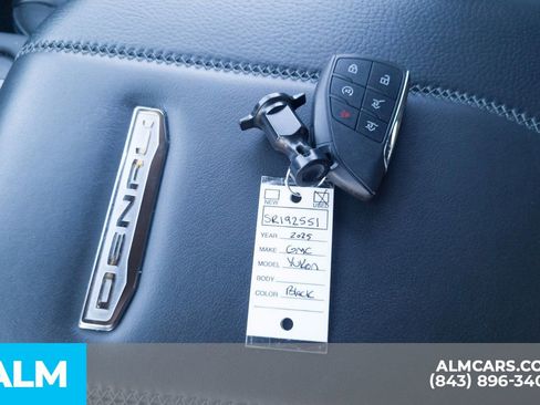 Used 2025 GMC Yukon XL Denali RWD image 20