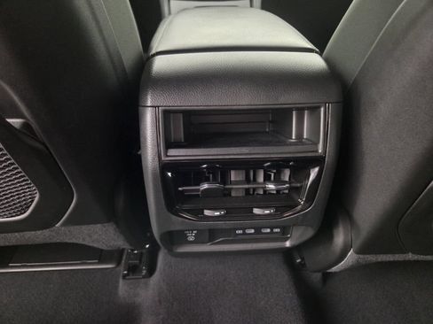 Used 2026 Jeep Grand Cherokee Altitude RWD image 24