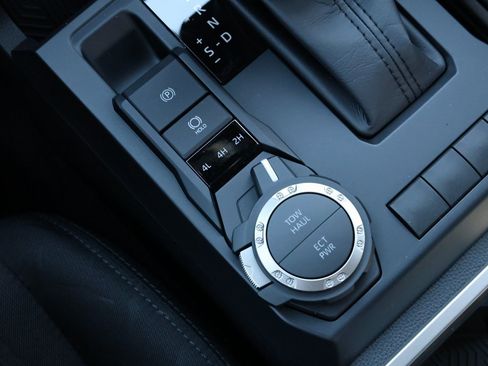 New 2025 Toyota Tacoma SR5 image 5