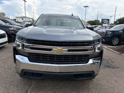 Used 2022 Chevrolet Silverado 1500 LT AWD/4WD image 2