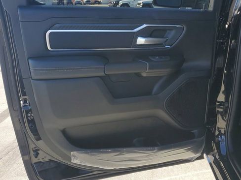 New 2026 RAM 1500 4x4 Crew Cab image 17