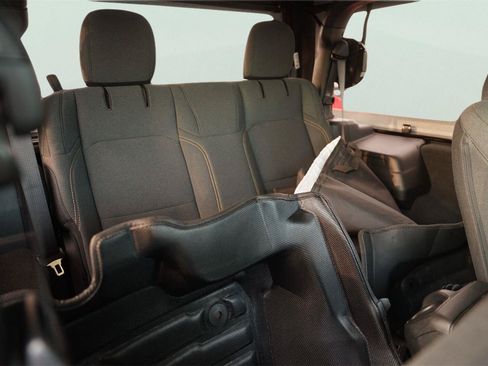 Used 2025 Jeep Wrangler Sport AWD/4WD image 12