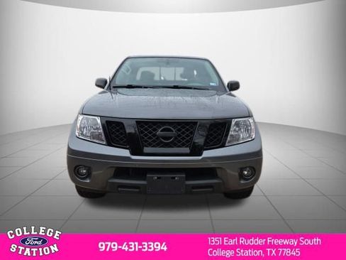 Used 2020 Nissan Frontier SV w/ Midnight Edition Floor Mats image 2
