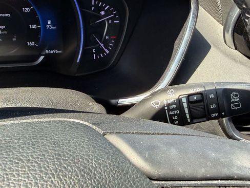 Used 2019 Hyundai Santa Fe AWD image 16