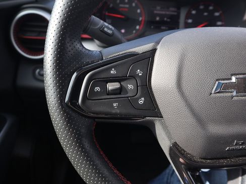 Used 2025 Chevrolet Trax RS w/ Sunroof Package image 21