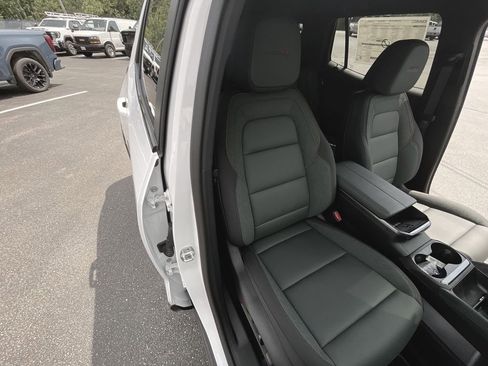 New 2026 GMC Terrain AT4 w/ Convenience Package III image 36
