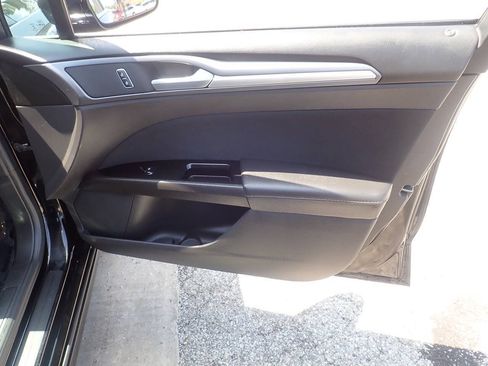 Used 2016 Ford Fusion SE FWD image 25