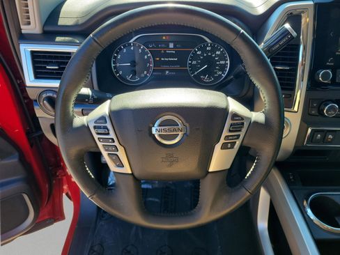 Used 2021 Nissan Titan SV w/ SV Convenience Package image 25