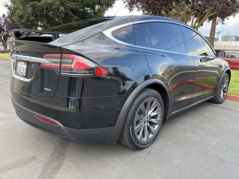 Used 2018 Tesla Model X 75D AWD/4WD image 11