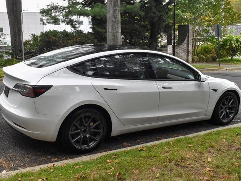 Used 2023 Tesla Model 3 Standard Range image 8