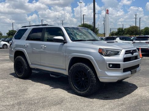 Used 2022 Toyota 4Runner TRD Sport RWD image 3