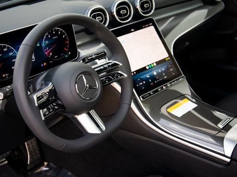 Used 2025 Mercedes-Benz C 300 4MATIC Sedan image 18