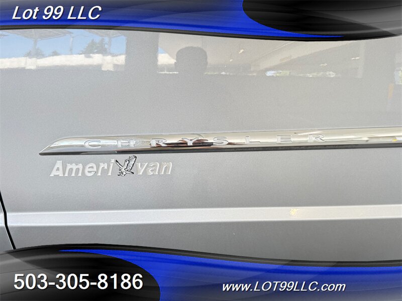 Used 2013 Chrysler Town & Country Limited w/ Luxury Group FWD image 58