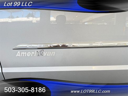 Used 2013 Chrysler Town & Country Limited w/ Luxury Group FWD image 58