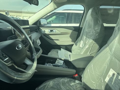 New 2026 Ford Explorer Active w/ Active Comfort Package AWD/4WD image 29