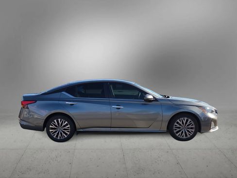 Used 2023 Nissan Altima 2.5 SV image 10