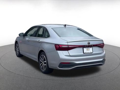 Used 2025 Volkswagen Jetta SE image 10