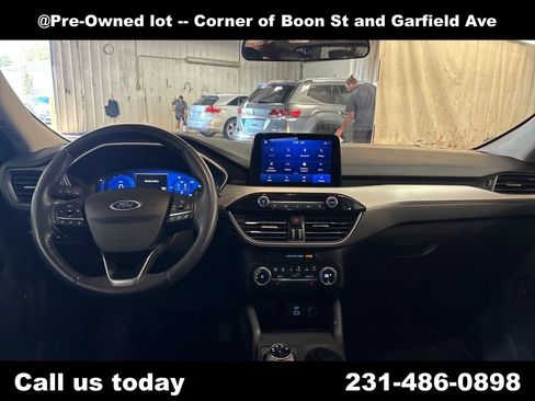 Used 2020 Ford Escape SE Sport FWD image 18