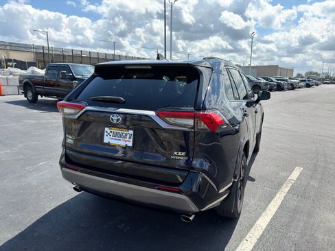 Used 2020 Toyota RAV4 XSE w/ XSE Grade Weather Package image 6