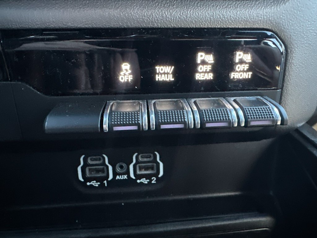 Used 2020 RAM 1500 Laramie w/ Sport Appearance Package AWD/4WD image 36