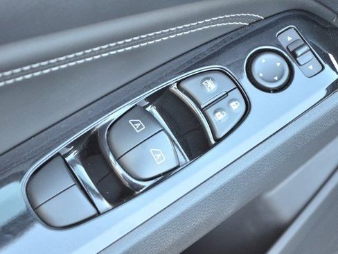 Used 2020 Nissan Altima 2.5 SV image 16