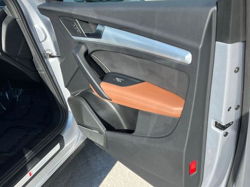 Certified 2025 Audi Q5 2.0T Premium Plus w/ Premium Plus Package image 14