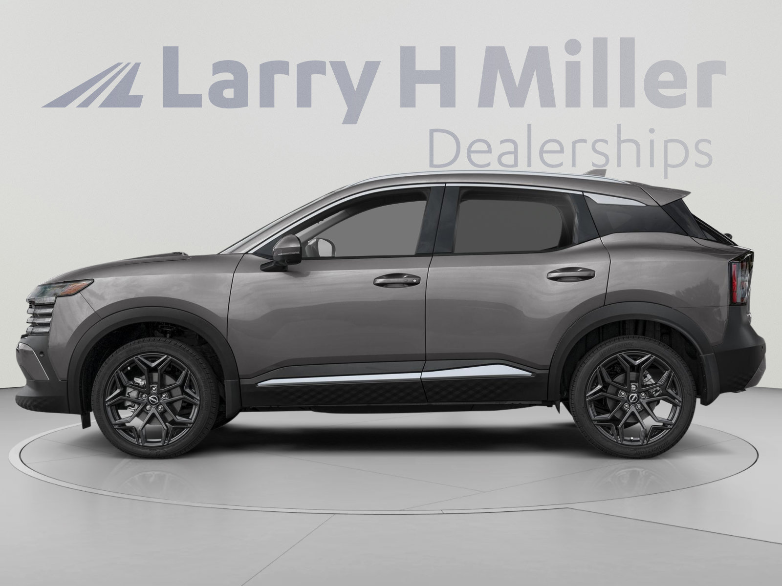 Used 2026 Nissan Kicks SR w/ Cold Weather Package FWD image 3