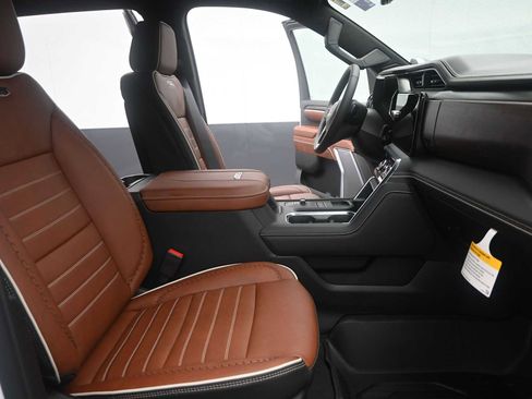 New 2026 GMC Sierra 2500 Denali Ultimate image 18