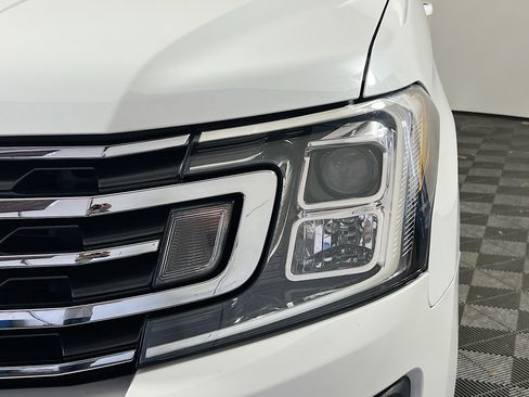 Used 2020 Ford Expedition Max XLT w/ Equipment Group 202A RWD image 11
