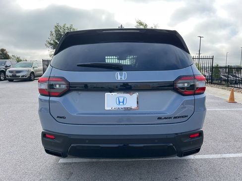 Certified 2026 Honda Pilot Black Edition image 5