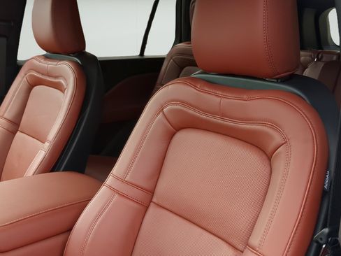 New 2026 Lincoln Aviator Reserve RWD image 9